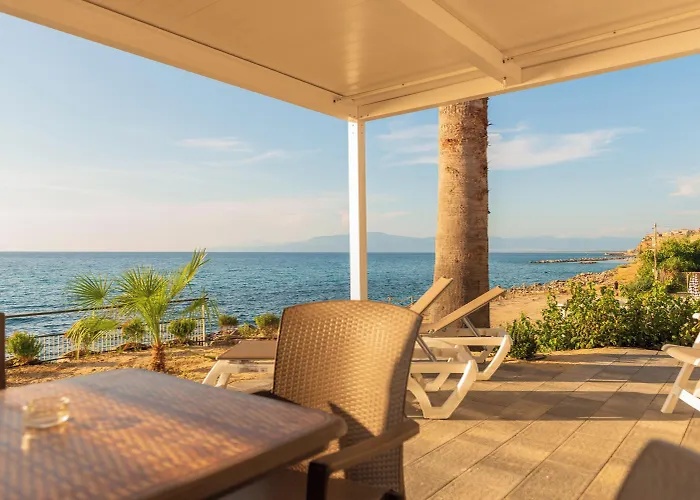 Pietre Bianche מלון דירות 4*