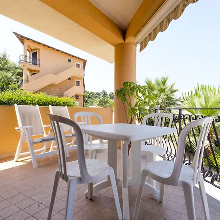 Aparthotel Pietre Bianche 4*