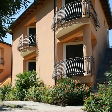 Pietre Bianche Apartahotel 4*