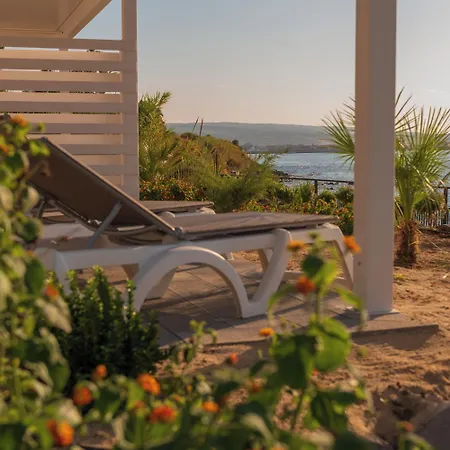 Aparthotel Pietre Bianche 4*